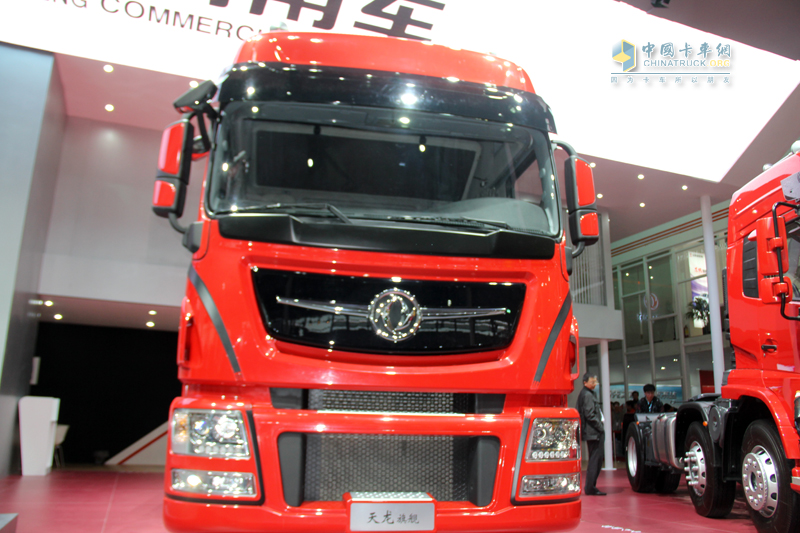 東風(fēng)商用車上海車展天龍旗艦車型首發(fā)