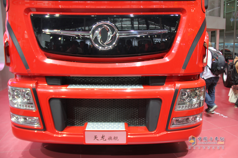 東風(fēng)商用車上海車展天龍旗艦車型首發(fā)