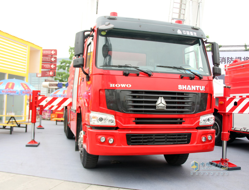 國際消防設備展 中國重汽消防車大展威武風采