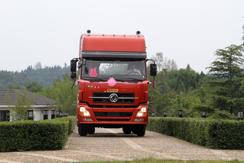 東風(fēng)商用車籌辦國內(nèi)首個(gè)卡車主題婚禮 傳遞卡車人正能量