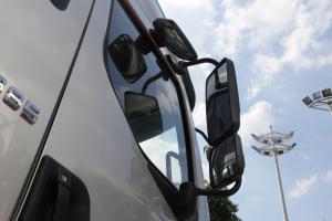 東風柳汽 霸龍M7 康明斯400馬力6×4牽引車 國四