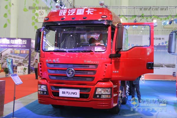 2013武漢商用車展陜汽展臺