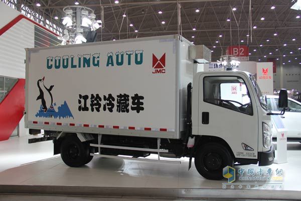 江鈴輕卡亮相武漢商用車展
