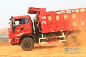 福田瑞沃極限挑戰(zhàn)賽冠軍角逐 卡車極限秀