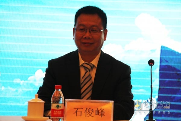 龍蟠石化總經(jīng)理石俊峰