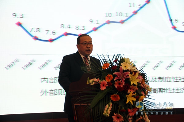 中國重汽2014輕卡商務(wù)會 康明斯、曼高端輕亮相