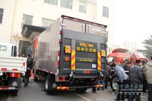 中國重汽2014輕卡商務(wù)會 康明斯、曼高端輕亮相