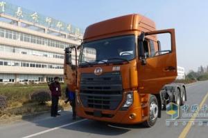東沃卡車(chē)登場(chǎng) UD酷騰重卡下線