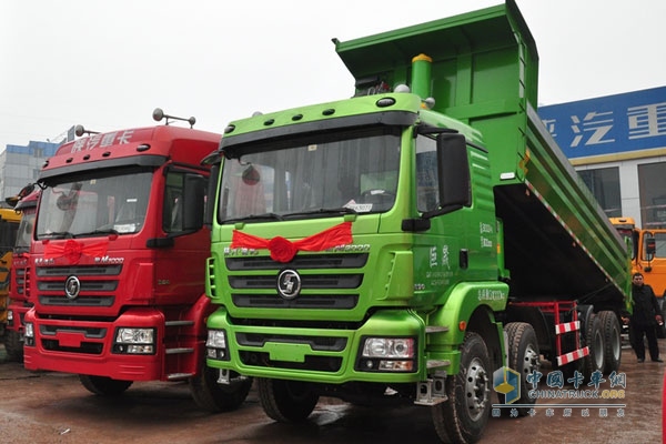陜汽重卡重慶地區(qū)舉行新M3000自卸車上市發(fā)布會(huì)