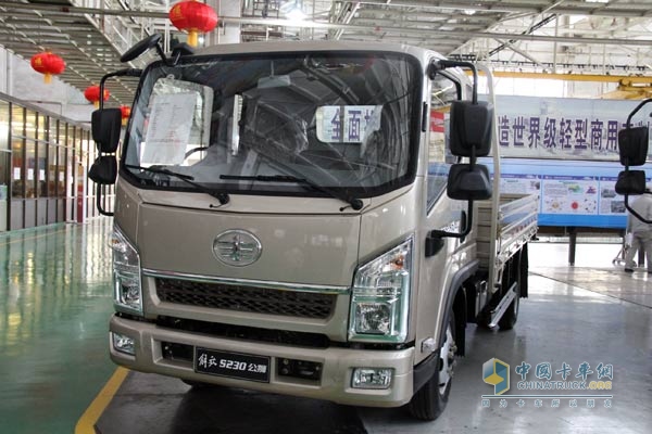 一汽通用解放S230公獅l量產下線及產品實拍