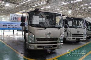 一汽通用解放S230公獅l量產下線及產品實拍