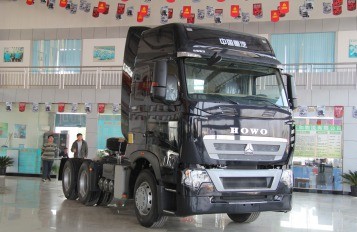 中國(guó)重汽 HOWO T7H 6×2 -雙轉(zhuǎn)向牽引車