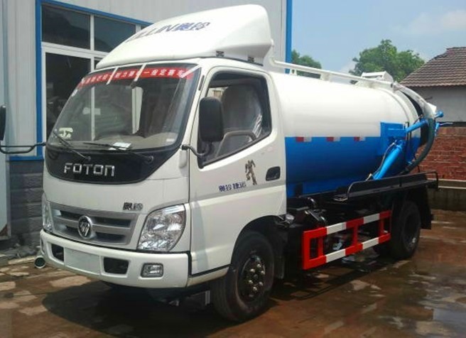 福田汽車奧鈴吸糞車（國(guó)四）CLQ5150GXE4BJ