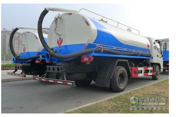 福田汽車奧鈴吸糞車（國(guó)四）CLQ5150GXE4BJ