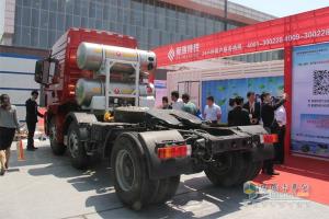 陜汽新M3000新品亮相 渣運車玩轉(zhuǎn)雙燃料