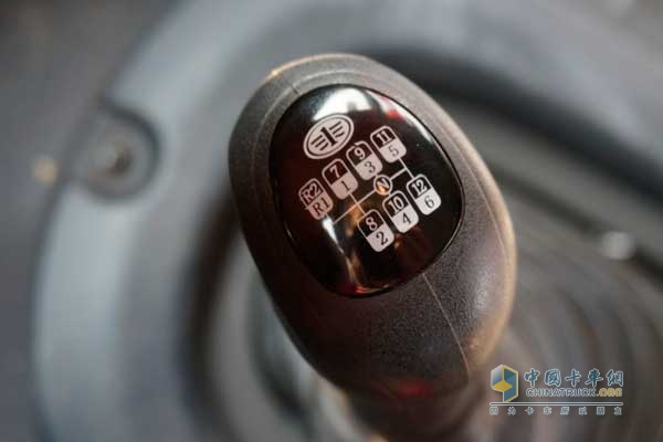 電噴發(fā)動機空擋滑行不省油