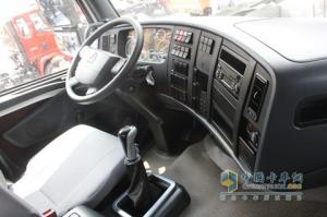 中國(guó)重汽 HOWO-T7H 6X4自卸車(chē)