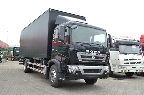 中國重汽 HOWOT5G平臺(tái)中卡 4*2廂式載貨車