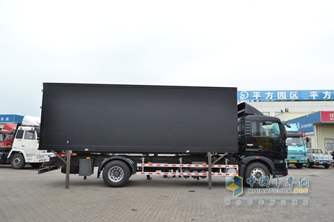 中國重汽 HOWOT5G平臺(tái)中卡 4*2廂式載貨車