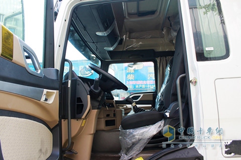 中國重汽 HOWO-T5G重卡 6*2載貨車