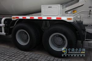 中國(guó)重汽 HOWO-T7H 8×4攪拌車(chē)