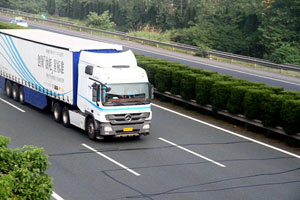 百公里28.8L 奔馳卡車(chē)上海至成都油耗結(jié)果出爐