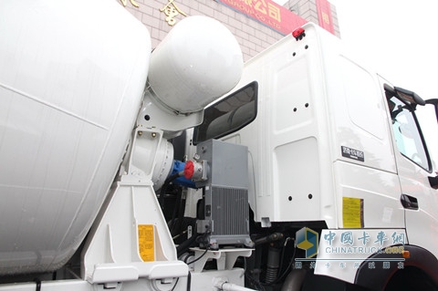 中國重汽 HOWO 6×4攪拌車