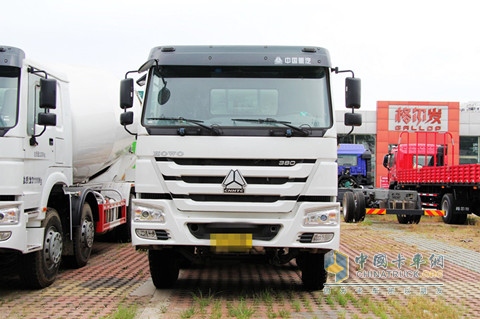 中國(guó)重汽 HOWO 8×4攪拌車