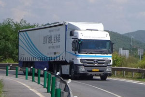 奔馳卡車(chē)廣州成都往返油耗新鮮出爐 百公里 30.5升油耗