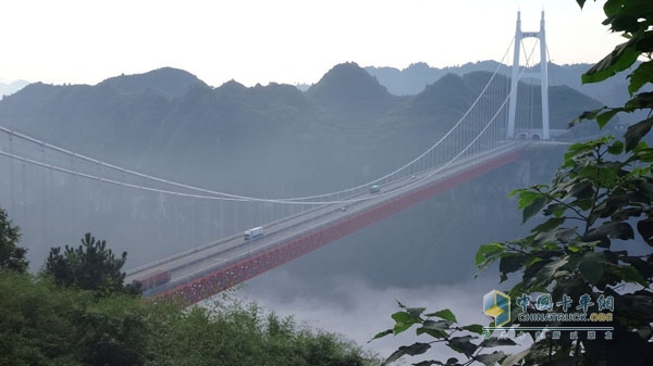 奔馳卡車(chē)廣州成都往返油耗新鮮出爐 百公里 30.5升油耗