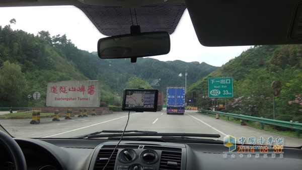 奔馳卡車(chē)廣州成都往返油耗新鮮出爐 百公里 30.5升油耗