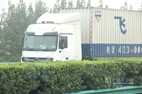 奔馳卡車(chē)中國(guó)物流主干線油耗實(shí)測(cè)西安-鄭州-北京圓滿(mǎn)結(jié)束