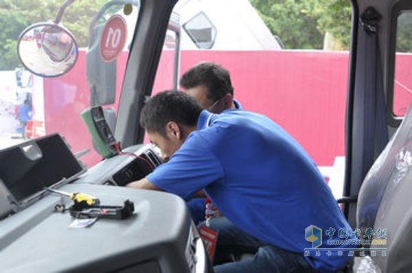 2014年東風(fēng)柳汽國四商用車服務(wù)技能比武大賽