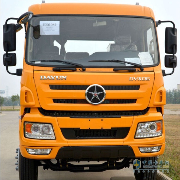 大運(yùn)N6系列4x2牽引車(chē)首曝光