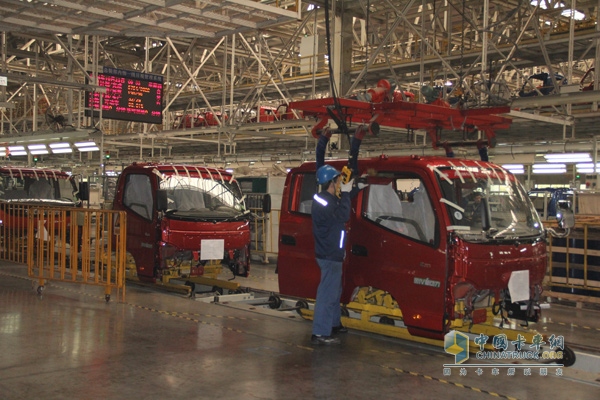 參觀福田汽車北京多功能汽車廠暨“歐馬可、奧鈴車型品鑒