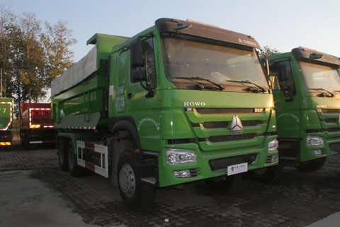 渣土車側(cè)面