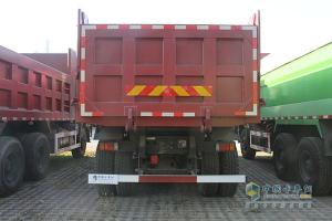 上汽依維柯 紅巖新金剛 濰柴290馬力 6X4自卸車