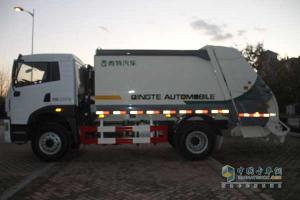 一汽解放青島 悍V 190馬力 4×2 國(guó)四壓縮式垃圾車(chē)