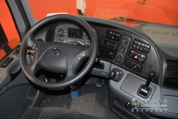 奔馳Actros 1841低底盤(pán)牽引車