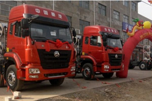 中國重汽豪瀚LNG牽引車批量進駐山西臨汾