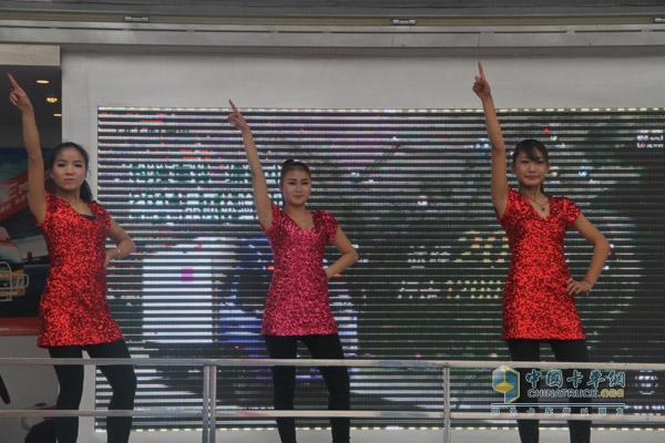 現場精彩節(jié)目表演