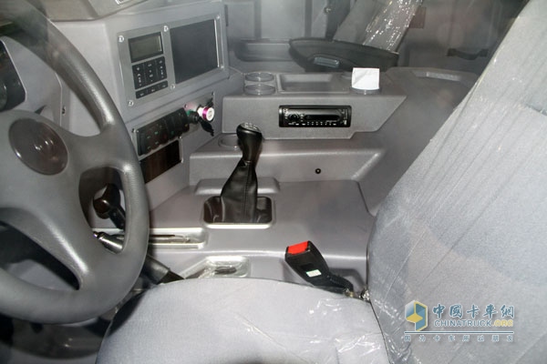 廣州車展:東風(fēng)特種商用車凸顯改裝實(shí)力 攜三款專用車亮相