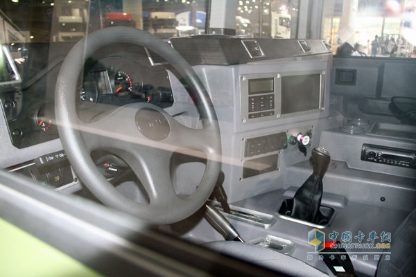 廣州車展:東風(fēng)特種商用車凸顯改裝實(shí)力 攜三款專用車亮相