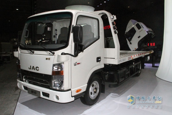 廣州車(chē)展：江淮汽車(chē)攜帥鈴全系參展 展示納威斯達(dá)新動(dòng)力