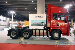 廣州車展；陜汽重卡攜德龍牽引車和智能渣土車亮相