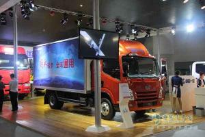 一汽通用解放F330速豹液壓尾板廂式貨車