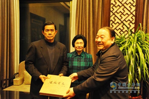 中國(guó)重汽迎來(lái)泰國(guó)重要訪問(wèn)團(tuán)