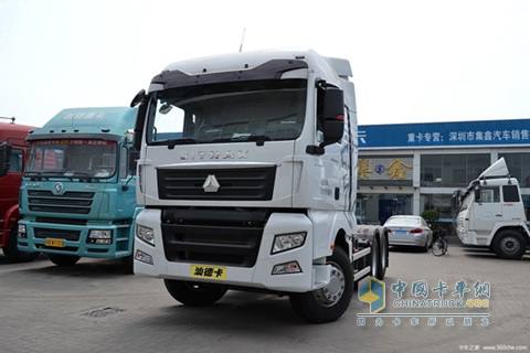 中國(guó)重汽 SITRAK C7H重卡 440馬力 6X4 國(guó)四 牽引車
