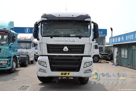 中國(guó)重汽 SITRAK C7H重卡 440馬力 6X4 國(guó)四 牽引車
