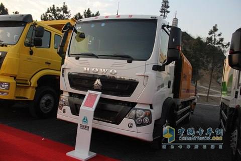 中國(guó)重汽 T5G 280馬力 4X2 車(chē)載混凝土泵車(chē)